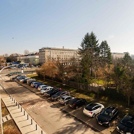Jonagold Apartment Metro Raclawicka Varsóvia Exterior foto